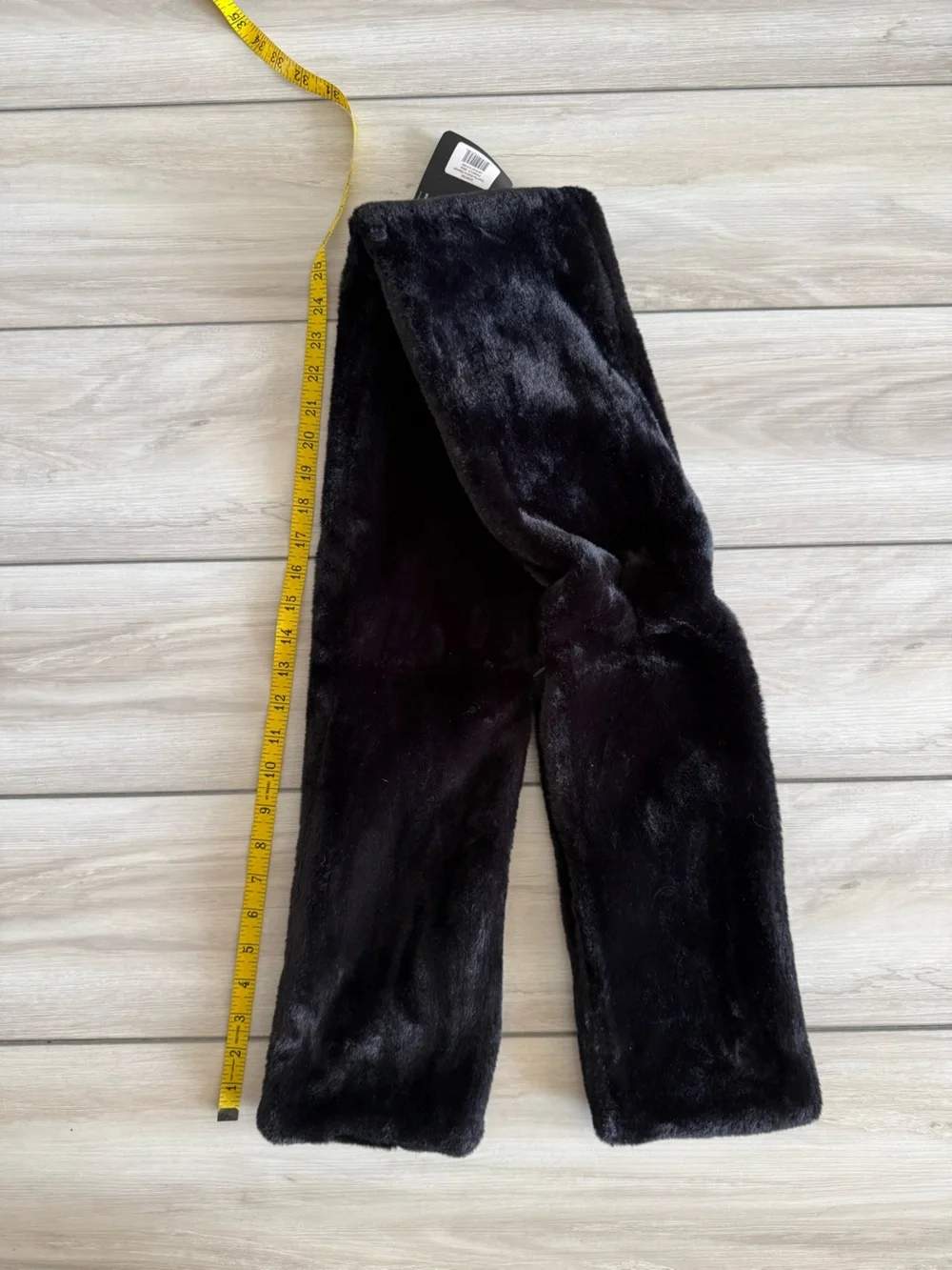 Sprigs Faux Fur Pull-Through Scarf with Zipper Pocket Black OS NWT